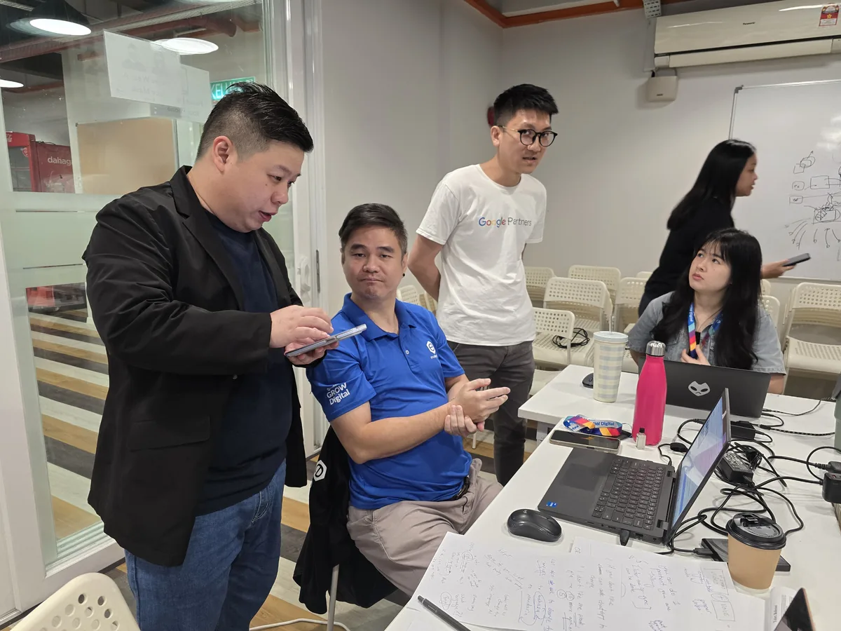 Hands-on coaching during the Exabytes AI video workshop